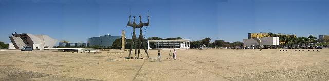 IMG_5739_pan.JPG - BrasilienBrasiliaPraça dos três PoderesCandangos