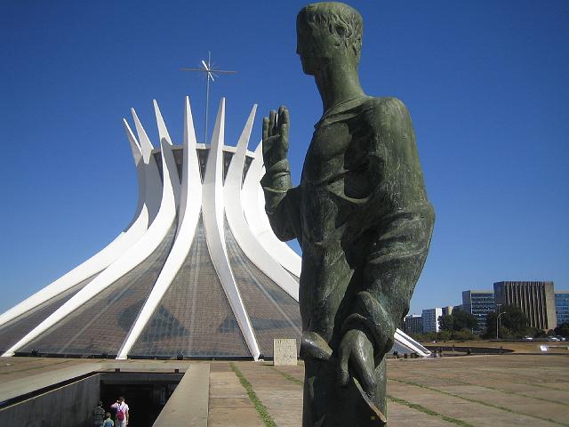 IMG_5785.JPG - BrasilienBrasiliaCatedral Metropolitana de Brasília