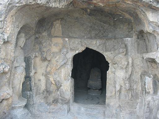 IMG044LuoYang_LongmenGrottoes.JPG