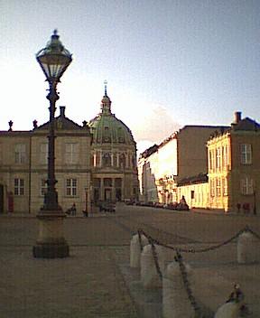 CPH011010_13_Amalienborg.JPG
